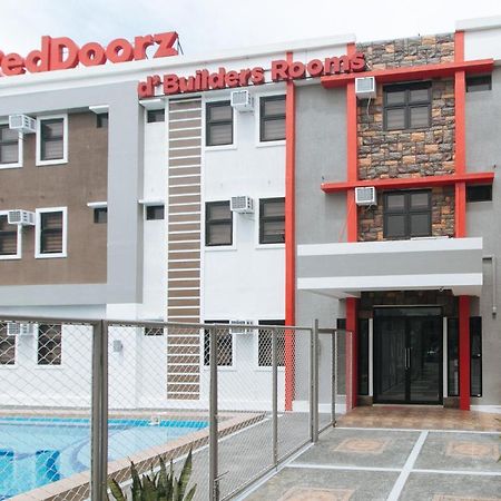 Reddoorz Plus At Dbuilders Poblacion Bgc Taguig Exterior foto