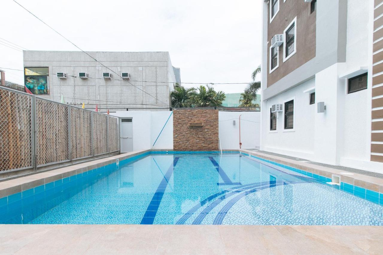 Reddoorz Plus At Dbuilders Poblacion Bgc Taguig Exterior foto