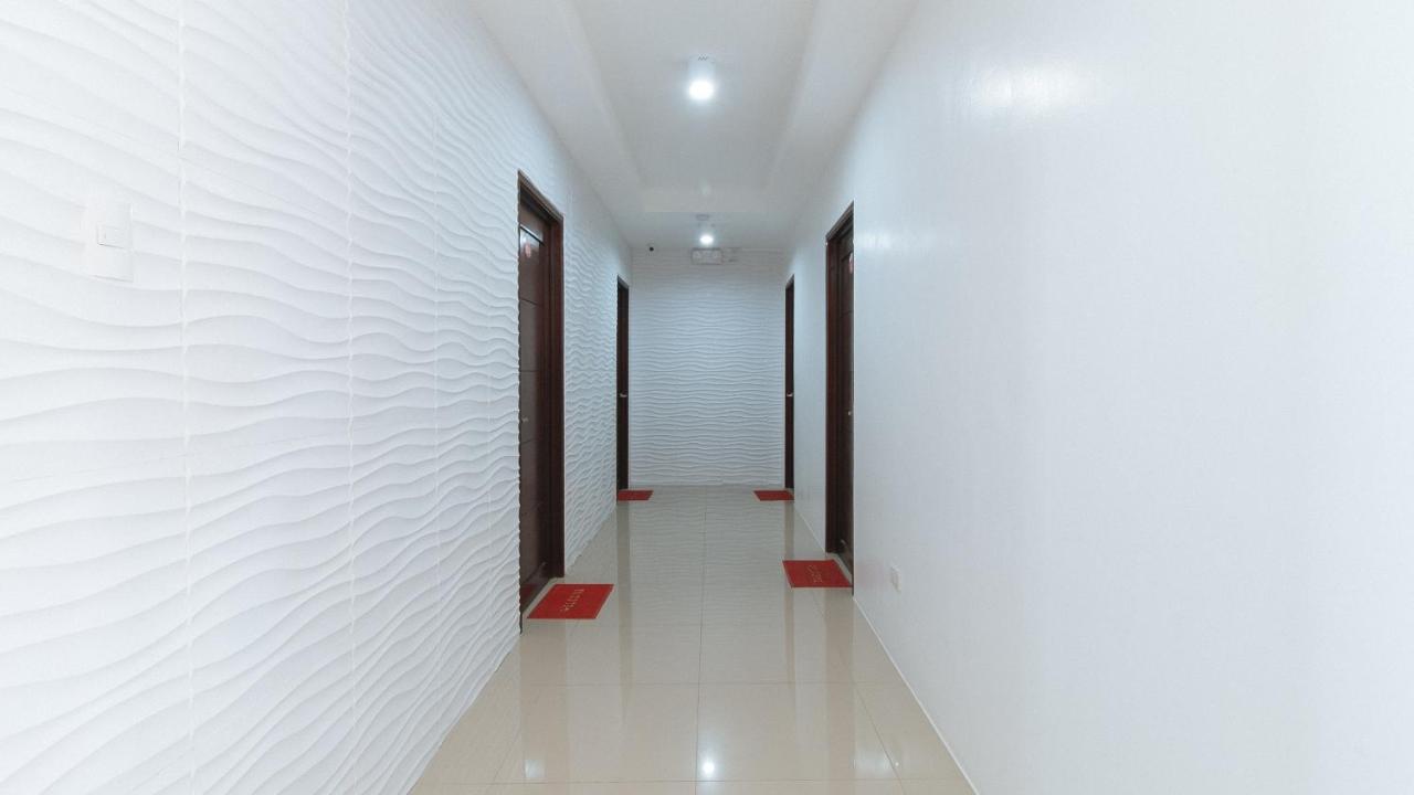 Reddoorz Plus At Dbuilders Poblacion Bgc Taguig Exterior foto