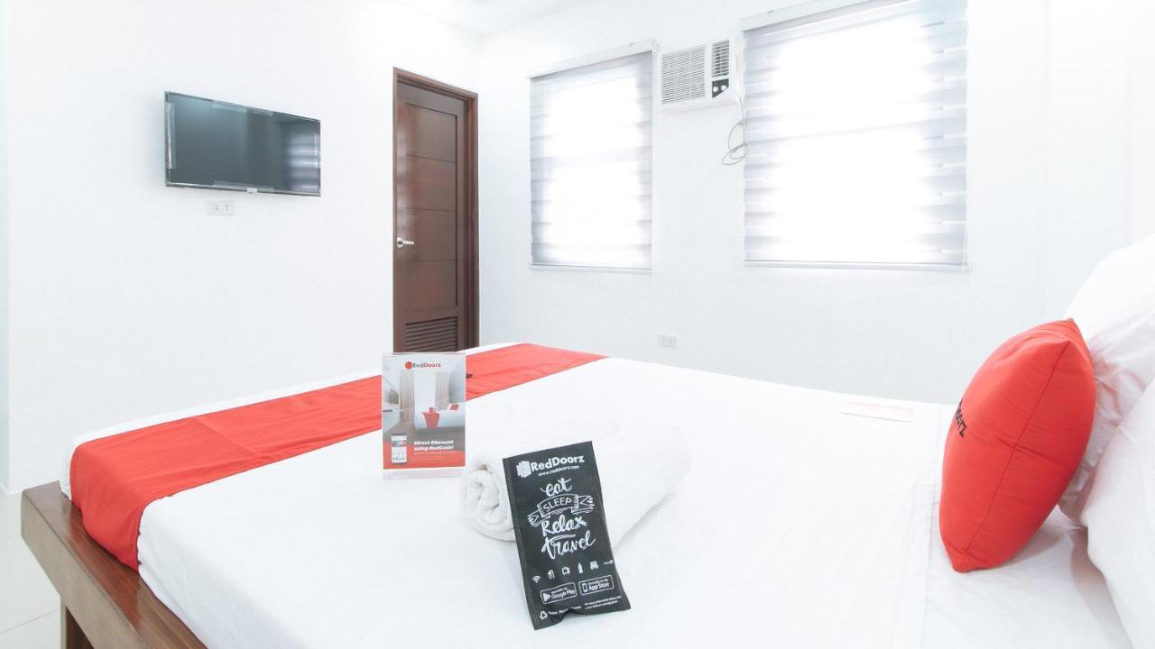 Reddoorz Plus At Dbuilders Poblacion Bgc Taguig Exterior foto